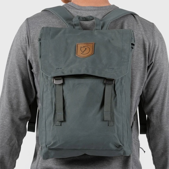 Fjallraven Foldsack No.1 (Màu Đen) - Balo hàng hiệu - Shop Ta Fjallraven Foldsack No.1 (Màu Đen) - Balo hàng hiệu - Shop Ta